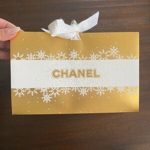 CHANEL Holiday Boutique Gift Bag White Gold 11" x 7.5"